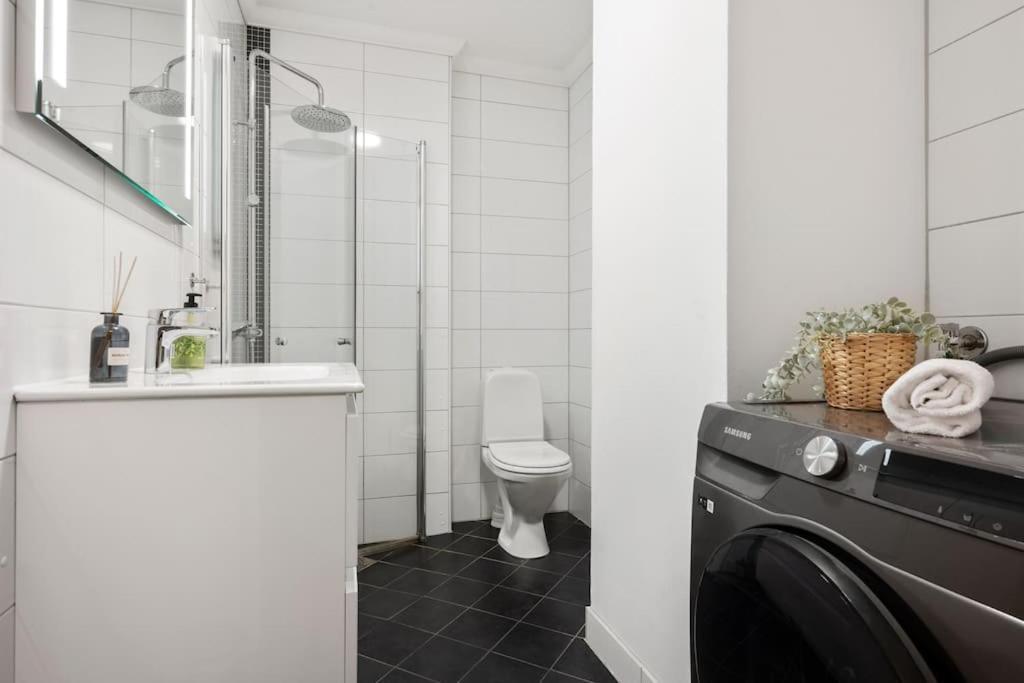 New! Modern City Apt: Central W/ Private Entrence Bergen Kültér fotó