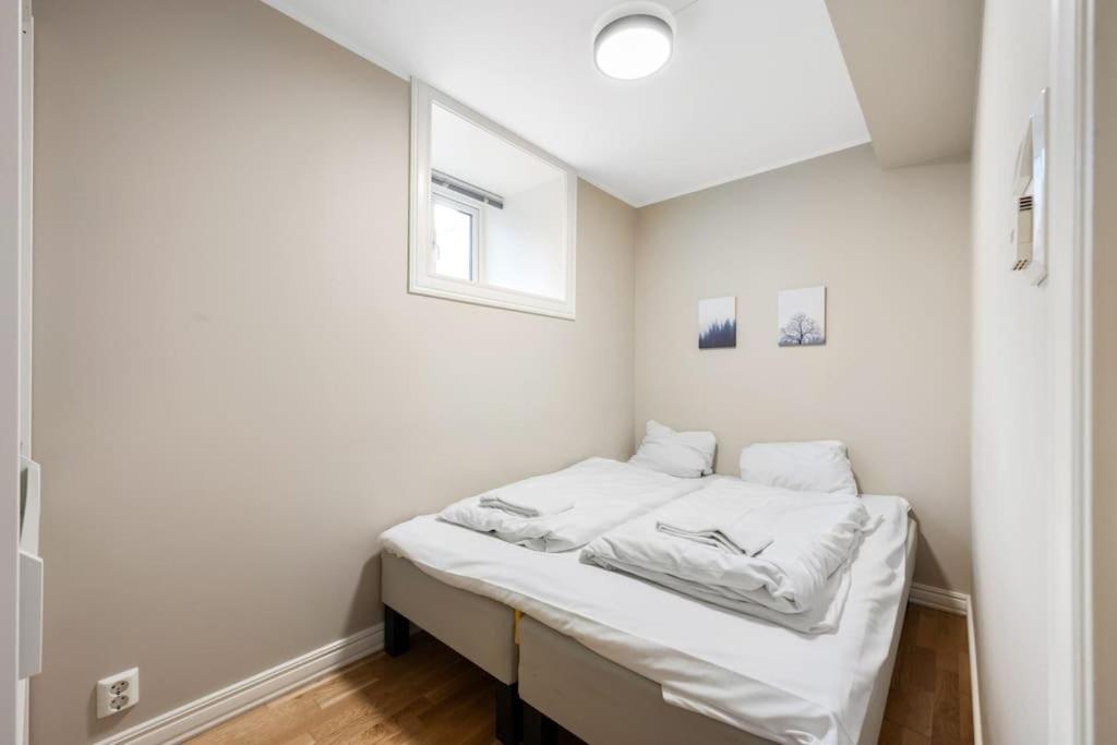 New! Modern City Apt: Central W/ Private Entrence Bergen Kültér fotó