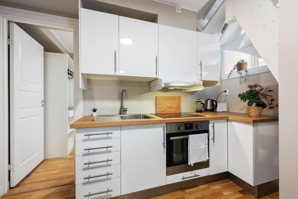 New! Modern City Apt: Central W/ Private Entrence Bergen Kültér fotó